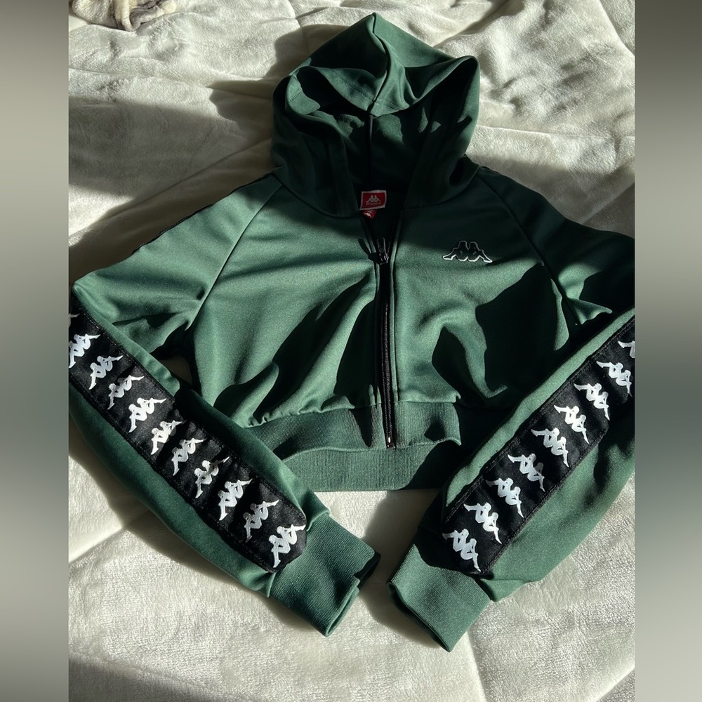 Kappa cropped zip up. Medium. Green.